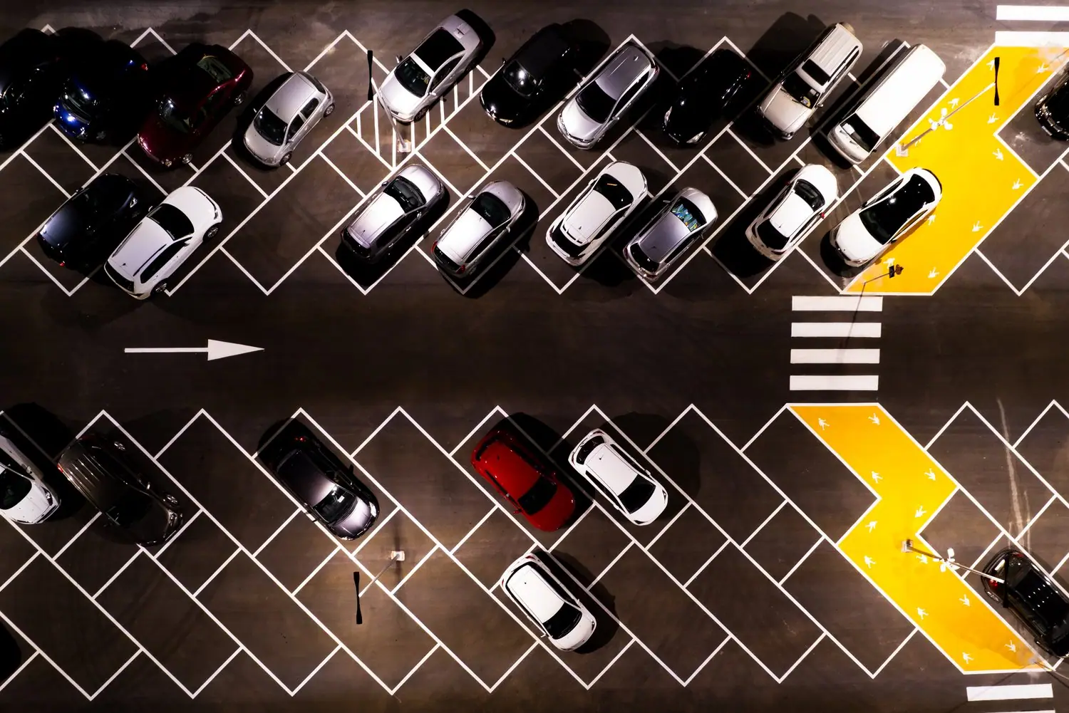 Jak zorganizować system smart parkingu w centrum miasta