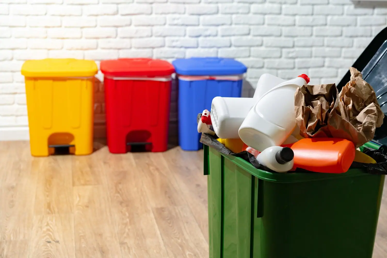 Jak stworzyć domowe centrum recyklingu i segregacji odpadów